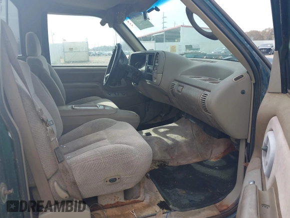 1996 Chevrolet Silverado 1500 with VIN 1GCEC14W1TZ126143, listed as a IAAI auction lot 41440716 with 190,935 mi miles and . Bid and sale history available at DreamBid. Image 5.