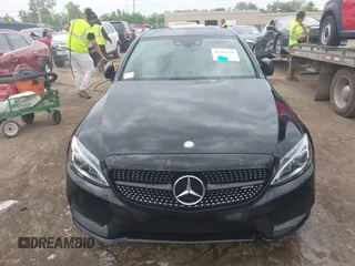 2017 Mercedes-Benz C 43 AMG z VIN 55SWF6EB4HU192587, wystawiony jako IAAI lot #42265221 z przebiegiem 87 243 mil mil oraz . Historia ofert i sprzedaży dostępna na DreamBid. Obrazek 13.