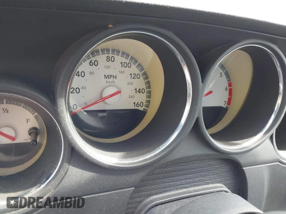 2009 Dodge Challenger R/T z VIN 2B3LJ54T89H588042, wystawiony jako IAAI lot #42122055 z przebiegiem Nie podano mil oraz . Historia ofert i sprzedaży dostępna na DreamBid. Obrazek 14.