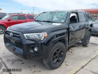 2021 Toyota 4Runner SR5 with VIN JTEEU5JR8M5235982, listed as a IAAI auction lot 41815774 with 70,385 mi miles. Bid and sale history available at carsss.com. Image 2.