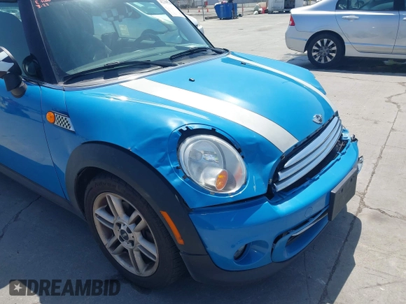 2014 MINI Convertible с VIN WMWZN3C55ET569656, выставлен на аукционе IAAI как лот 42105348 с пробегом 87 671 миль миль и . История ставок и продаж доступна на DreamBid. Изображение 17.