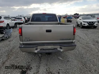 2001 Chevrolet S-10 LS with VIN 1GCCS19511K102618, listed as a Copart auction lot 42387565 with 201,606 mi miles and Salvage Title. Bid and sale history available at DreamBid. Image 6.