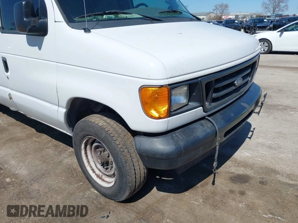 2004 Ford Econoline Cargo Commercial z VIN 1FTSE34P54HB35498, wystawiony jako IAAI lot #41970490 z przebiegiem 155 186 mil mil oraz . Historia ofert i sprzedaży dostępna na DreamBid. Obrazek 6.