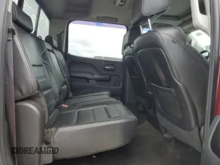 2015 GMC Sierra 2500HD Denali z VIN 1GT120E88FF102231, wystawiony jako Copart lot #54654565 z przebiegiem 305 654 mil mil oraz Czysty tytuł • Clean title. Historia ofert i sprzedaży dostępna na DreamBid. Obrazek 10.