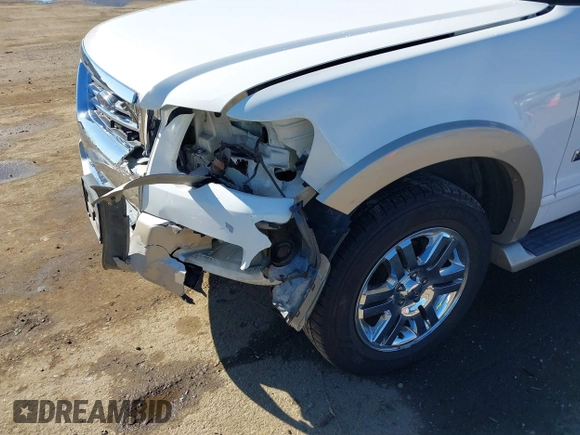 2006 Ford Explorer Eddie Bauer with VIN 1FMEU74E26UA59864, listed as a IAAI auction lot 41631105 with 119,348 mi miles. Bid and sale history available at carsss.com. Image 6.