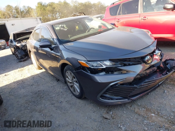 2024 Toyota Camry LE z VIN 4T1C11AK3RU847743, wystawiony jako IAAI lot #41886636 z przebiegiem 22 814 mil mil oraz . Historia ofert i sprzedaży dostępna na DreamBid. Obrazek 1.