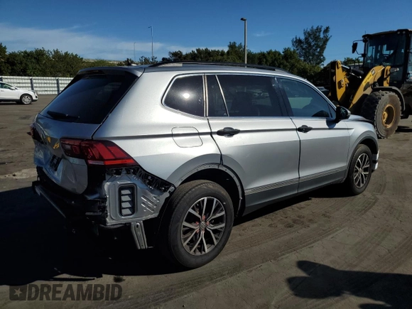 2020 Volkswagen Tiguan SE z VIN 3VV3B7AX8LM036808, wystawiony jako Copart lot #42124825 z przebiegiem 116 297 mil mil oraz Nie do naprawy. Historia ofert i sprzedaży dostępna na DreamBid. Obrazek 3.