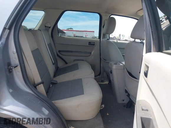 2008 Ford Escape XLT with VIN 1FMCU93128KA42482, listed as a IAAI auction lot 41979106 with 292,130 mi miles. Bid and sale history available at carsss.com. Image 8.