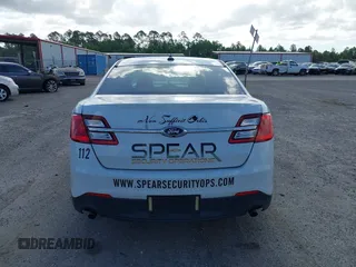 2017 Ford Police Interceptor z VIN 1FAHP2MK8HG123737, wystawiony jako IAAI lot #42128028 z przebiegiem 103 987 mil mil oraz . Historia ofert i sprzedaży dostępna na DreamBid. Obrazek 16.