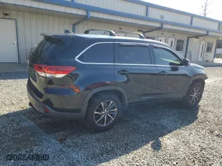 2017 Toyota Highlander XLE with VIN 5TDJZRFH7HS467145, listed as a Copart auction lot 44427555 with 125,765 mi miles and Salvage Title. Bid and sale history available at carsss.com. Image 3.