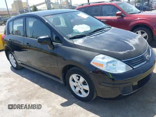 2008 Nissan Versa 1.8 S with VIN 3N1BC13E28L452563, listed as a IAAI auction lot 42118357 with 164,290 mi miles. Bid and sale history available at carsss.com. Image 1.