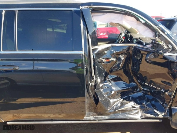 2017 Chevrolet Suburban LT with VIN 1GNSKHKCXHR302869, listed as a IAAI auction lot 41331437 with NaN miles. Bid and sale history available at carsss.com. Image 13.