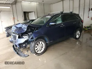 2017 Kia Sorento LX z VIN 5XYPGDA34HG236313, wystawiony jako Copart lot #56840105 z przebiegiem 132 560 mil mil oraz Szkoda całkowita • Salvage title. Historia ofert i sprzedaży dostępna na DreamBid. Obrazek 1.