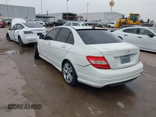 2008 Mercedes-Benz C 300 Sport z VIN WDDGF54X48R014482, wystawiony jako IAAI lot #41798188 z przebiegiem 140 179 mil mil oraz . Historia ofert i sprzedaży dostępna na DreamBid. Obrazek 3.