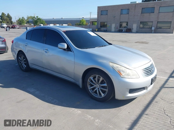 2008 Infiniti G35 Journey with VIN JNKBV61E28M212313, listed as a IAAI auction lot 42131325 with 143,123 mi miles. Bid and sale history available at carsss.com. Image 1.