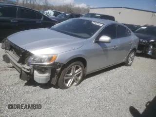 2014 Volvo S60 T5 с VIN YV1612FH1E1289885, выставлен на аукционе Copart как лот 49903045 с пробегом 113 321 миль миль и Списание • Salvage title. История ставок и продаж доступна на DreamBid. Изображение 1.