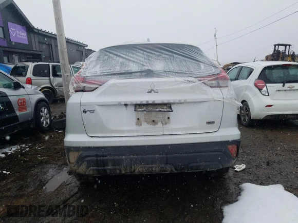 2024 Mitsubishi Eclipse Cross ES z VIN JA4ATUAA2RZ619549, wystawiony jako Copart lot #53092655 z przebiegiem 24 199 mil mil oraz Szkoda całkowita • Salvage title. Historia ofert i sprzedaży dostępna na DreamBid. Obrazek 6.