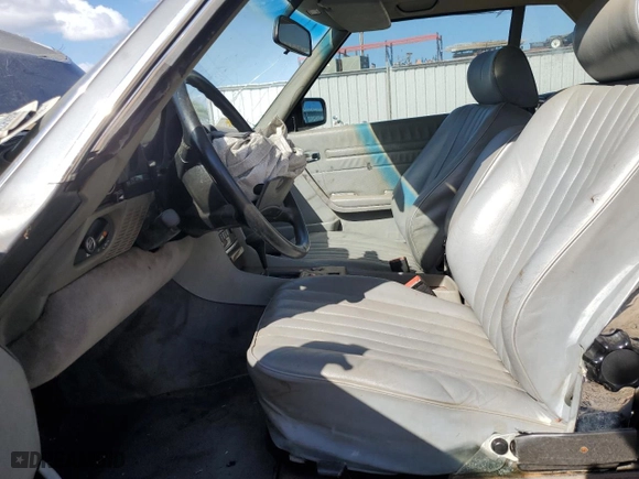 1988 Mercedes-Benz 560 Series 560SL with VIN WDBBA48D8JA077522, listed as a Copart auction lot 71857094 with NaN miles and Clean Title. Bid and sale history available at carsss.com. Image 7.
