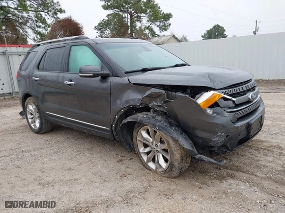 2015 Ford Explorer Limited with VIN 1FM5K7F85FGB30809, listed as a IAAI auction lot 41499836 with 102,332 mi miles. Bid and sale history available at carsss.com. Image 1.