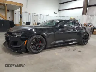 2021 Chevrolet Camaro ZL1 with VIN 1G1FJ1R66M0100087, listed as a Copart auction lot 83531104 with 10,363 mi miles and Clean Title. Bid and sale history available at carsss.com. Image 1.
