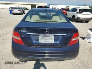 2015 Mercedes-Benz C 250 z VIN WDDGJ4HB6FG370187, wystawiony jako Copart lot #88162875 z przebiegiem 102 961 mil mil oraz Czysty tytuł • Clean title. Historia ofert i sprzedaży dostępna na DreamBid. Obrazek 6.
