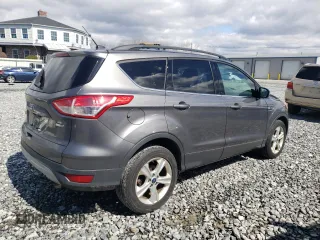 2014 Ford Escape SE with VIN 1FMCU9G9XEUA96094, listed as a Copart auction lot 52260805 with 143,791 mi miles and Clean Title. Bid and sale history available at DreamBid. Image 3.