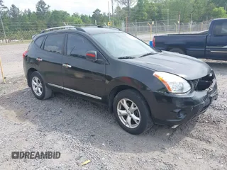 2011 Nissan Rogue SV z VIN JN8AS5MT8BW167422, wystawiony jako IAAI lot #42103587 z przebiegiem 210 666 mil mil oraz . Historia ofert i sprzedaży dostępna na DreamBid. Obrazek 1.