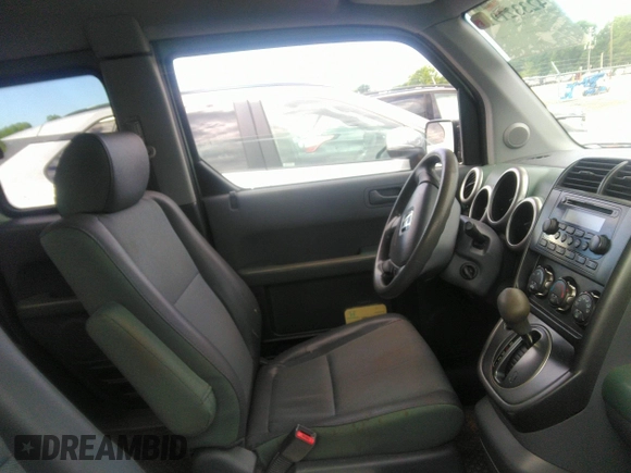 2005 Honda Element EX z VIN 5J6YH28665L026747, wystawiony jako IAAI lot #42332191 z przebiegiem Nie podano mil oraz . Historia ofert i sprzedaży dostępna na DreamBid. Obrazek 5.