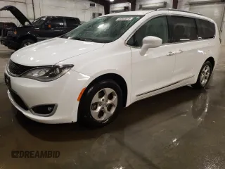 2017 Chrysler Pacifica Touring L Plus z VIN 2C4RC1EG4HR514185, wystawiony jako Copart lot #55503075 z przebiegiem 120 637 mil mil oraz Nie do naprawy • Non repairable. Historia ofert i sprzedaży dostępna na DreamBid. Obrazek 1.