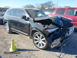 2017 Volvo XC90 Inscription with VIN YV4A22PLXH1156706, listed as a IAAI auction lot 41386818 with 73,692 mi miles. Bid and sale history available at carsss.com. Image 1.