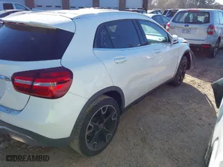 2019 Mercedes-Benz GLA with VIN WDCTG4EB8KU011182, listed as a IAAI auction lot 41018799 with 33,299 mi miles. Bid and sale history available at carsss.com. Image 4.