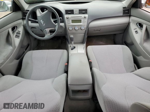 2010 Toyota Camry z VIN 4T1BF3EK0AU091358, wystawiony jako Copart lot #52010925 z przebiegiem 211 929 mil mil oraz Szkoda całkowita • Salvage title. Historia ofert i sprzedaży dostępna na DreamBid. Obrazek 8.