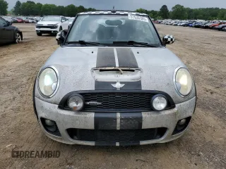 2011 MINI Convertible S z VIN WMWZP3C51BTX84117, wystawiony jako Copart lot #57636385 z przebiegiem 130 700 mil mil oraz Szkoda całkowita • Salvage title. Historia ofert i sprzedaży dostępna na DreamBid. Obrazek 5.