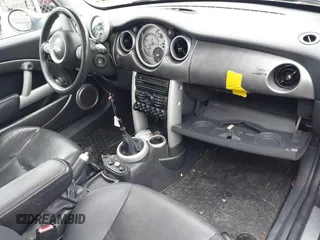 2005 MINI Hardtop S with VIN WMWRE33445TD93578, listed as a IAAI auction lot 42044654 with 150,123 mi miles and . Bid and sale history available at DreamBid. Image 5.