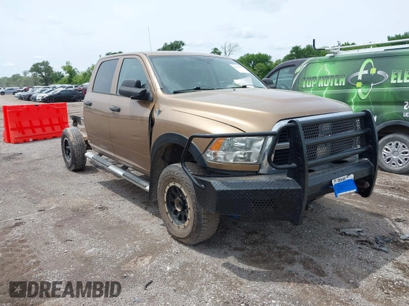 2012 Ram 2500 ST z VIN 3C6UD5CLXCG272362, wystawiony jako IAAI lot #42216175 z przebiegiem 217 984 mil mil oraz . Historia ofert i sprzedaży dostępna na DreamBid. Obrazek 1.