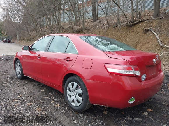 2011 Toyota Camry LE with VIN 4T1BF3EK4BU701750, listed as a IAAI auction lot 42007119 with 286,100 mi miles. Bid and sale history available at carsss.com. Image 3.