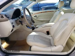 2005 Mercedes-Benz CLK 500 z VIN WDBTJ75J05F159477, wystawiony jako Copart lot #85168664 z przebiegiem 122 295 mil mil oraz Szkody całkowita. Historia ofert i sprzedaży dostępna na DreamBid. Obrazek 7.