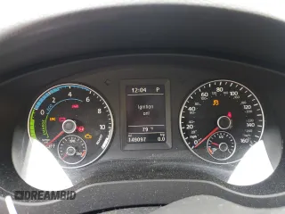 2013 Volkswagen Jetta Hybrid SE с VIN 3VW637AJXDM314529, выставлен на аукционе Copart как лот 56853775 с пробегом 149 097 миль миль и Чистый • Clean title. История ставок и продаж доступна на DreamBid. Изображение 9.