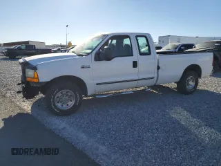 2000 Ford F-250 XL z VIN 1FTNX20F3YEB30631, wystawiony jako Copart lot #87936265 z przebiegiem 108 652 mil mil oraz Szkoda całkowita • Salvage title. Historia ofert i sprzedaży dostępna na DreamBid. Obrazek 1.