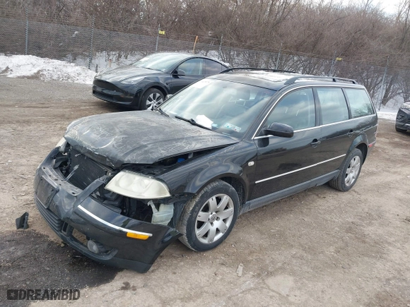 2003 Volkswagen Passat GLX with VIN WVWYH63B23E073924, listed as a IAAI auction lot 41447079 with 160,263 mi miles. Bid and sale history available at carsss.com. Image 2.
