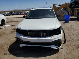 2023 Volkswagen Tiguan SE R-Line Black z VIN 3VVCB7AX7PM100553, wystawiony jako Copart lot #55635535 z przebiegiem 33 596 mil mil oraz Szkoda całkowita • Salvage title. Historia ofert i sprzedaży dostępna na DreamBid. Obrazek 5.