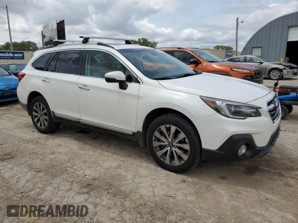 2018 Subaru Outback Touring z VIN 4S4BSATC0J3317674, wystawiony jako Copart lot #57211034 z przebiegiem 98 632 mil mil oraz Szkoda całkowita • Salvage title. Historia ofert i sprzedaży dostępna na DreamBid. Obrazek 4.