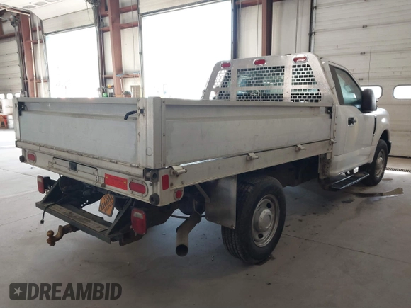 2017 Ford F-250 XL with VIN 1FDBF2A61HEC86568, listed as a IAAI auction lot 41715524 with 78,901 mi miles and . Bid and sale history available at DreamBid. Image 4.