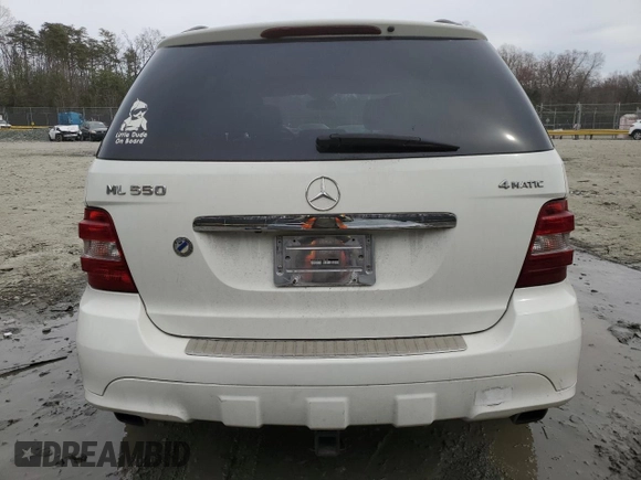 2008 Mercedes-Benz M 550 z VIN 4JGBB72E28A385552, wystawiony jako Copart lot #50704215 z przebiegiem 165 925 mil mil oraz Szkoda całkowita • Salvage title. Historia ofert i sprzedaży dostępna na DreamBid. Obrazek 6.