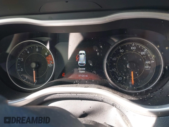 2017 Jeep Cherokee Limited with VIN 1C4PJMDB7HW647325, listed as a IAAI auction lot 41472364 with 37,129 mi miles and . Bid and sale history available at DreamBid. Image 7.