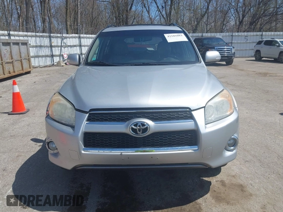 2010 Toyota RAV4 Ltd with VIN 2T3DF4DV5AW070569, listed as a IAAI auction lot 42105082 with 207,432 mi miles. Bid and sale history available at carsss.com. Image 12.
