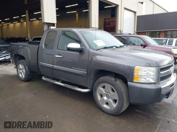 2010 Chevrolet Silverado 1500 LT with VIN 1GCSCSE03AZ202381, listed as a IAAI auction lot 41597602 with 251,154 mi miles and . Bid and sale history available at DreamBid. Image 1.