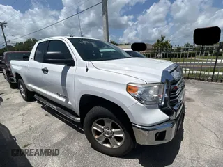 2016 Toyota Tundra SR z VIN 5TFUM5F14GX068158, wystawiony jako Copart lot #61200295 z przebiegiem 123 747 mil mil oraz Czysty tytuł • Clean title. Historia ofert i sprzedaży dostępna na DreamBid. Obrazek 1.
