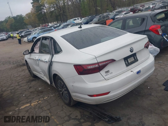 2020 Volkswagen Jetta S z VIN 3VWCB7BU5LM018170, wystawiony jako IAAI lot #41915030 z przebiegiem 83 566 mil mil oraz . Historia ofert i sprzedaży dostępna na DreamBid. Obrazek 3.