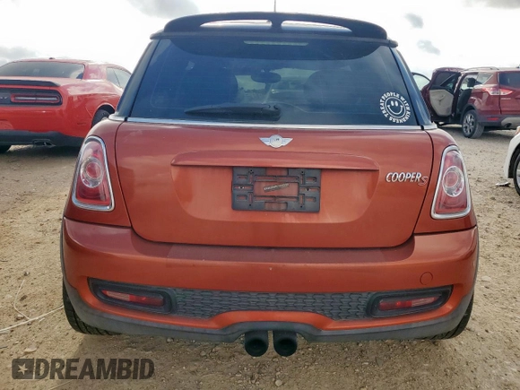 2013 MINI Hardtop S with VIN WMWSV3C55DT392526, listed as a Copart auction lot 62220765 with 152,585 mi miles and Clean title. Bid and sale history available at DreamBid. Image 6.